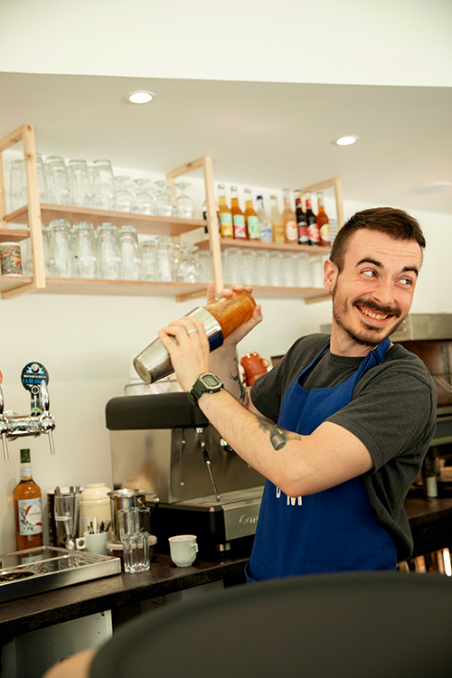 Barista Café Dobrée (c) Fanny Retailleau